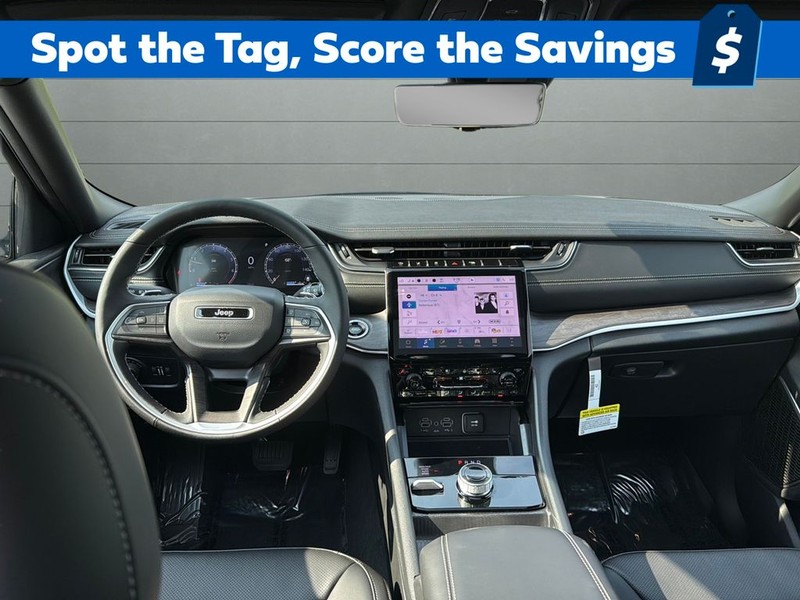 Jeep Grand Cherokee Vehicle Full-screen Gallery Image 24