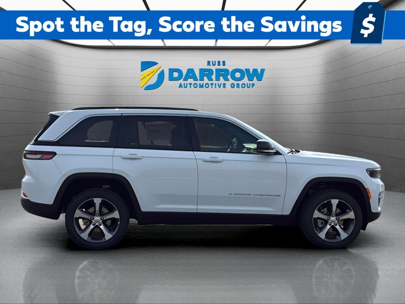 Jeep Grand Cherokee Vehicle Full-screen Gallery Image 28