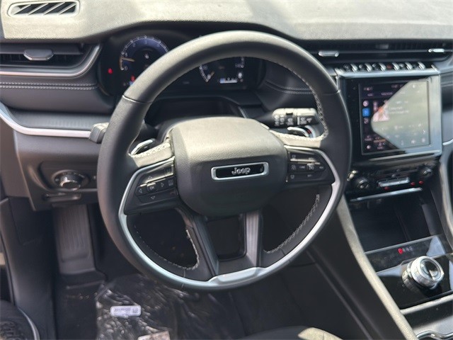 Jeep Grand Cherokee Vehicle Full-screen Gallery Image 11