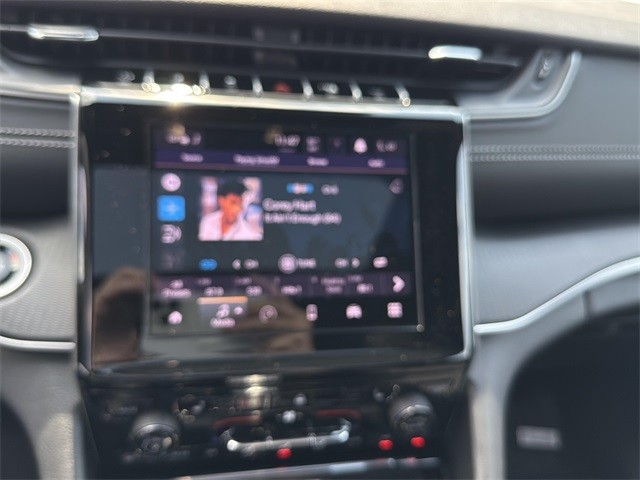 Jeep Grand Cherokee Vehicle Full-screen Gallery Image 15