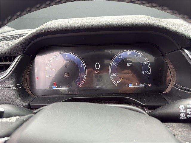 Jeep Grand Cherokee Vehicle Full-screen Gallery Image 13