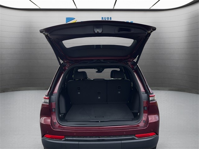 Jeep Grand Cherokee Vehicle Full-screen Gallery Image 25