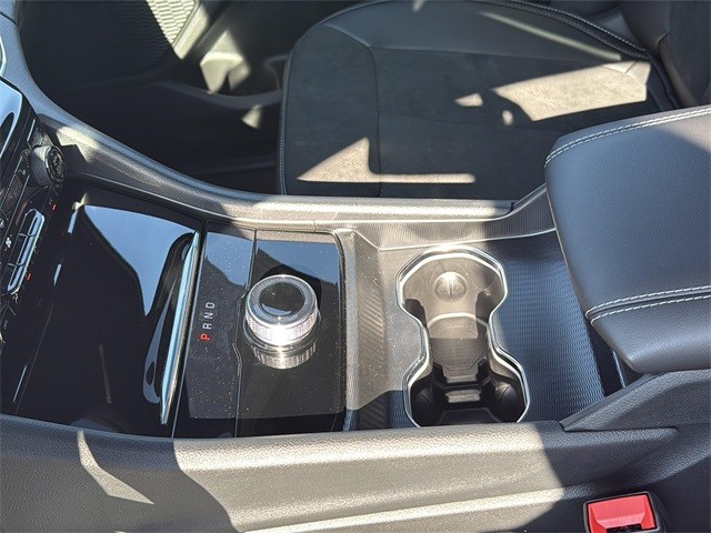 Jeep Grand Cherokee L Vehicle Full-screen Gallery Image 17