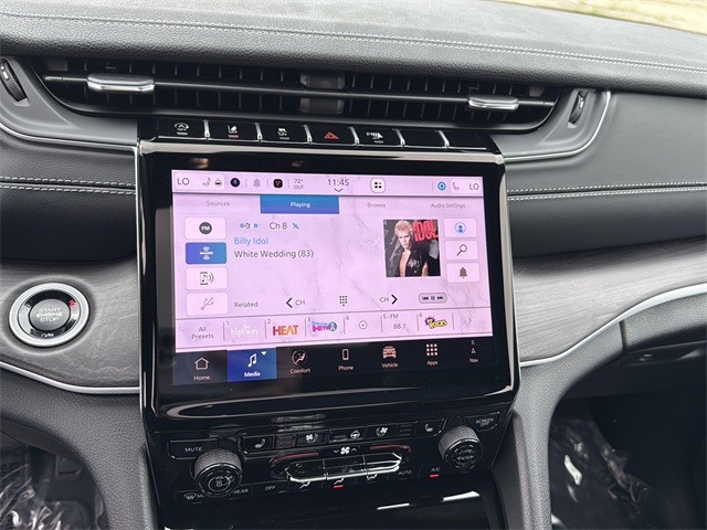 Jeep Grand Cherokee Vehicle Full-screen Gallery Image 15