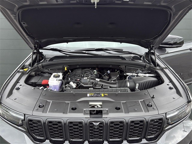 Jeep Grand Cherokee Vehicle Full-screen Gallery Image 18