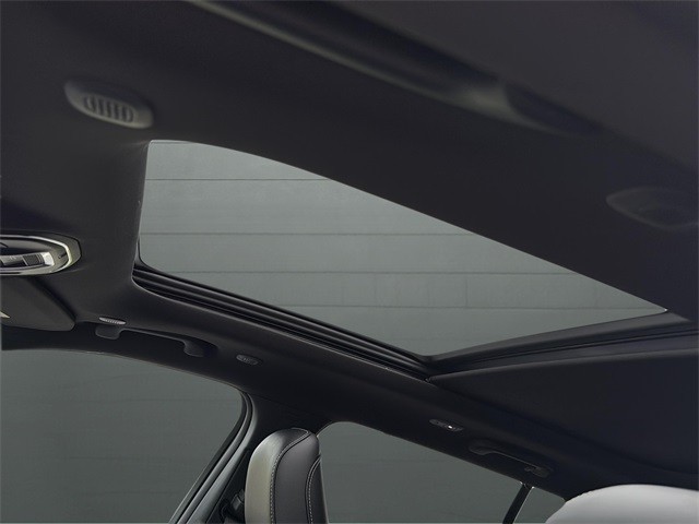 Jeep Grand Cherokee Vehicle Full-screen Gallery Image 22