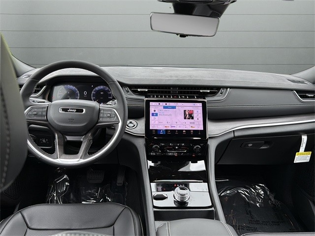 Jeep Grand Cherokee Vehicle Full-screen Gallery Image 26