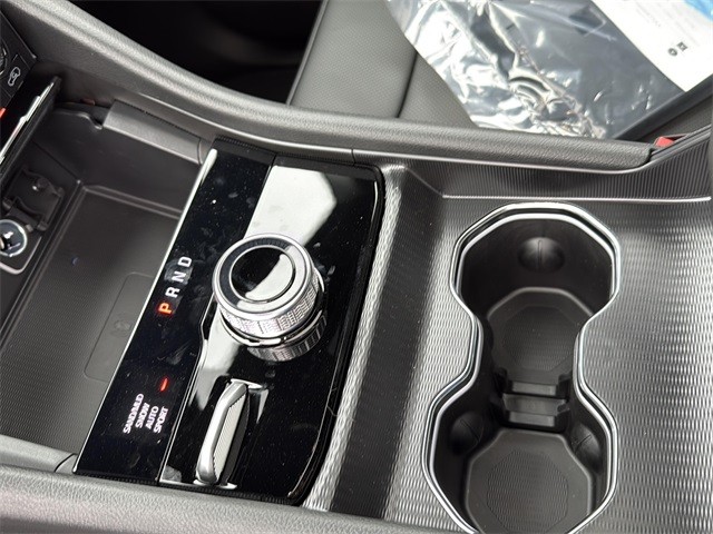 Jeep Grand Cherokee Vehicle Full-screen Gallery Image 17