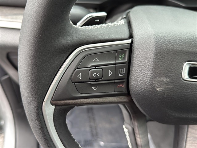 Jeep Grand Cherokee Vehicle Full-screen Gallery Image 29