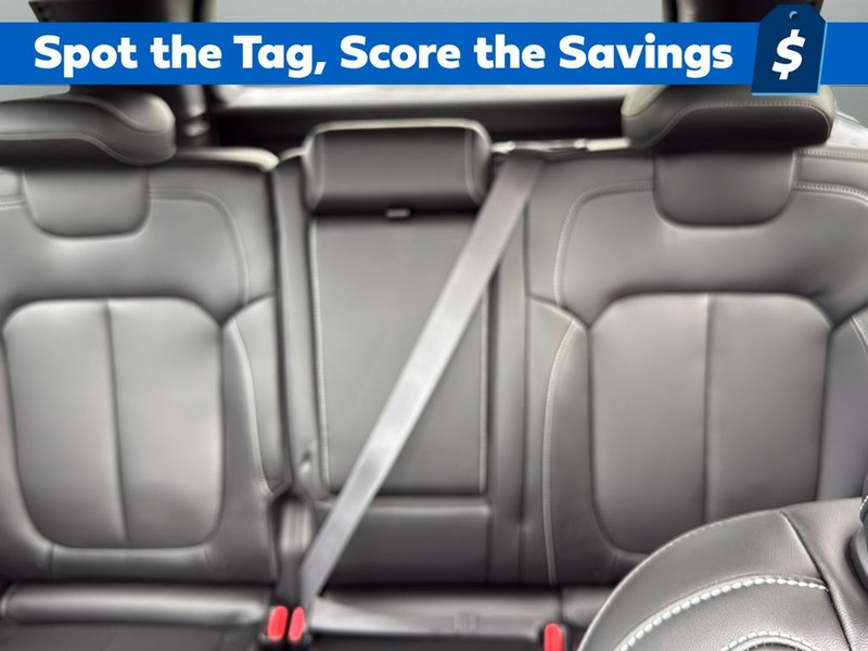 Jeep Grand Cherokee Vehicle Full-screen Gallery Image 9