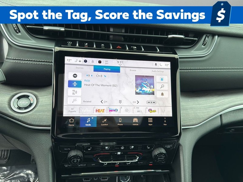 Jeep Grand Cherokee Vehicle Full-screen Gallery Image 15