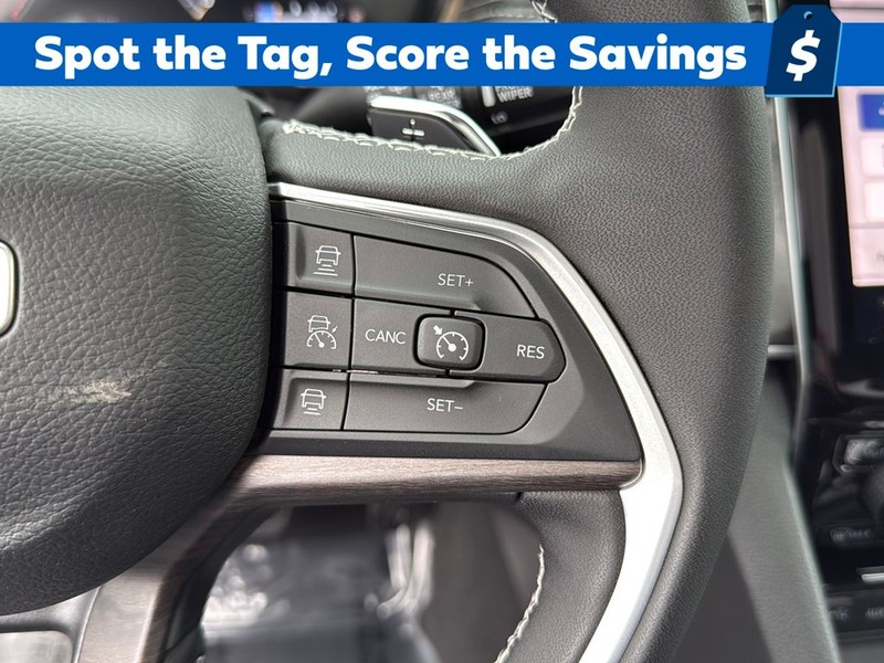 Jeep Grand Cherokee Vehicle Full-screen Gallery Image 19