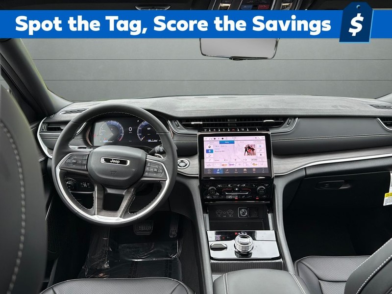 Jeep Grand Cherokee Vehicle Full-screen Gallery Image 26