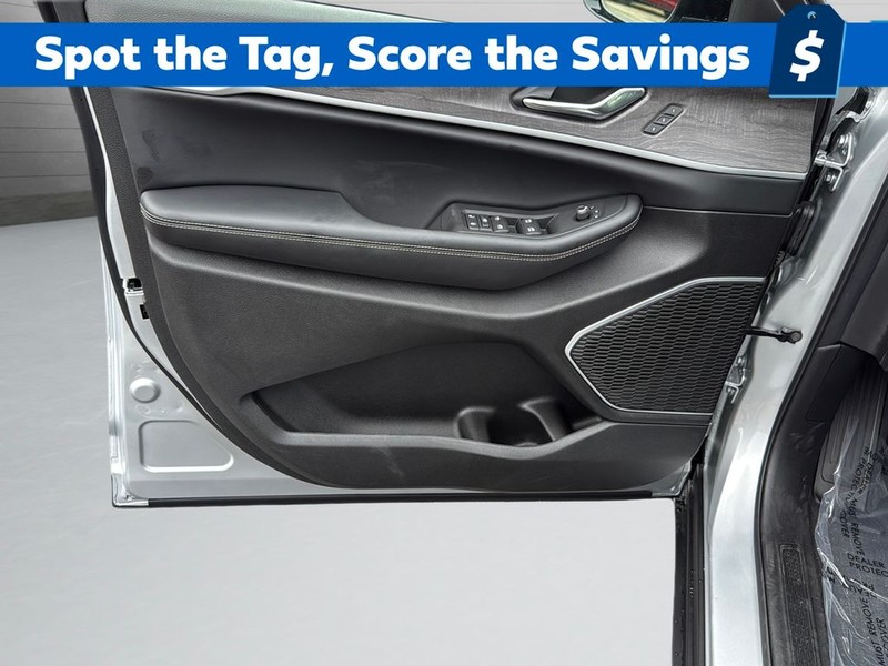 Jeep Grand Cherokee Vehicle Full-screen Gallery Image 27