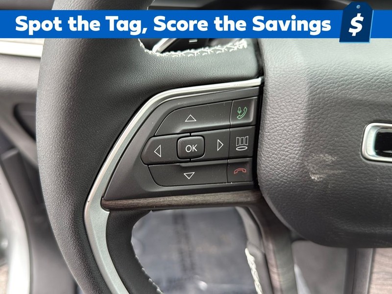 Jeep Grand Cherokee Vehicle Full-screen Gallery Image 29