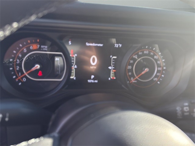 Jeep Wrangler Vehicle Full-screen Gallery Image 13