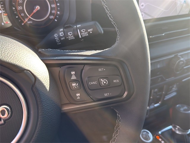 Jeep Wrangler Vehicle Full-screen Gallery Image 18