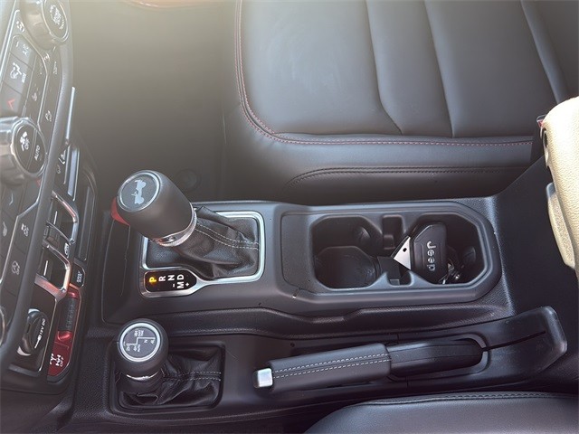 Jeep Wrangler Vehicle Full-screen Gallery Image 20