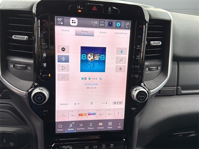 Ram 2500 Vehicle Full-screen Gallery Image 20