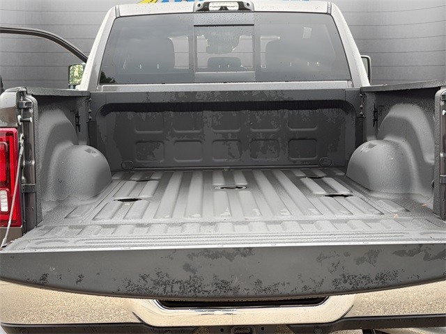 Ram 2500 Vehicle Full-screen Gallery Image 24