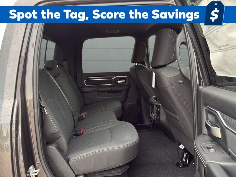 Ram 2500 Vehicle Full-screen Gallery Image 14