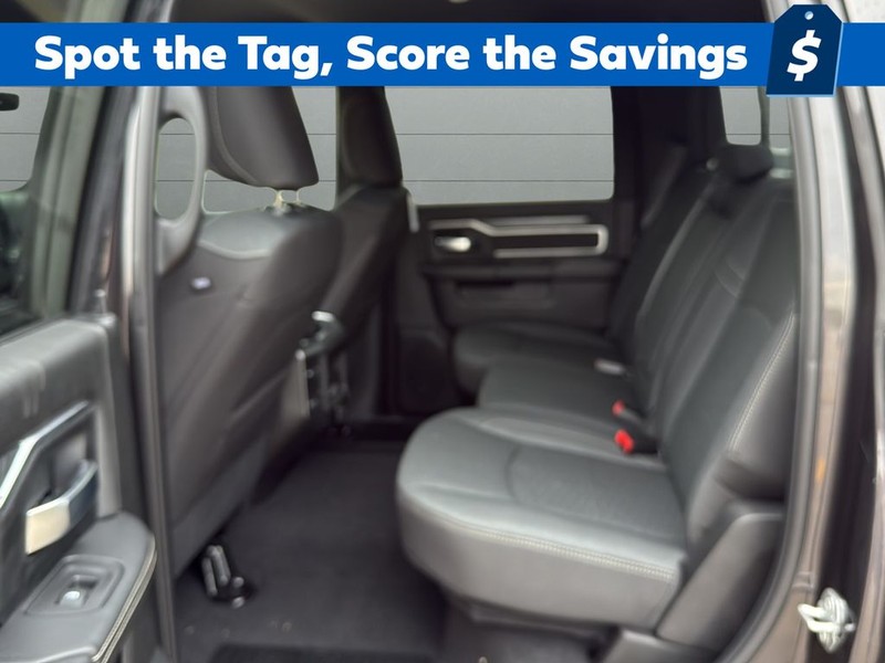 Ram 2500 Vehicle Full-screen Gallery Image 16