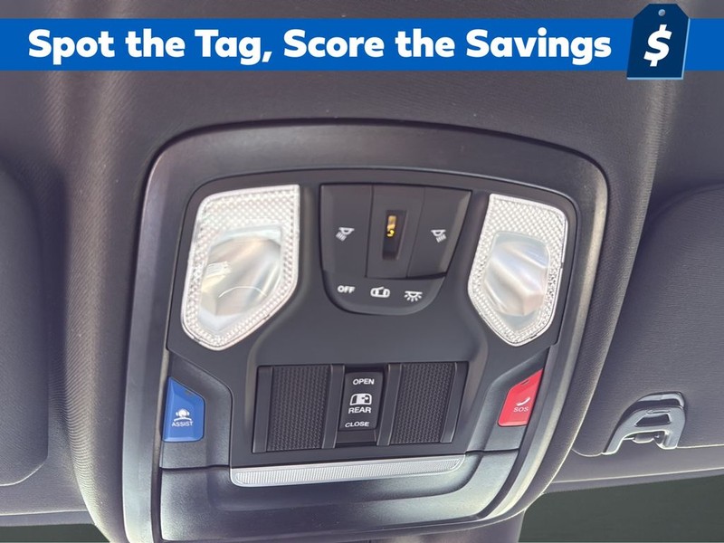 Ram 2500 Vehicle Full-screen Gallery Image 22