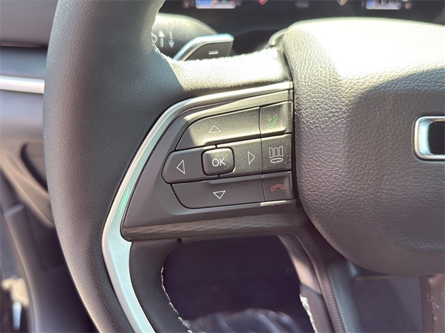 Jeep Grand Cherokee L Vehicle Full-screen Gallery Image 9