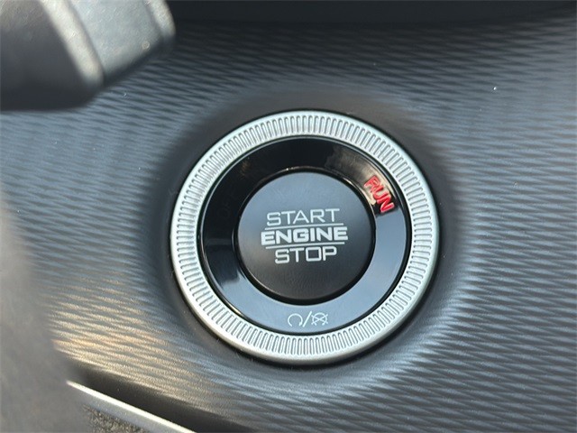 Jeep Grand Cherokee L Vehicle Full-screen Gallery Image 24