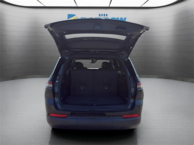 Jeep Grand Cherokee L Vehicle Full-screen Gallery Image 28