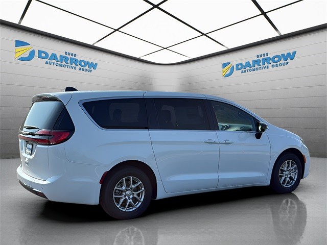 Chrysler Pacifica Vehicle Full-screen Gallery Image 5