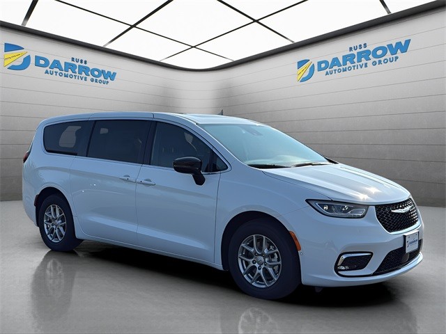 Chrysler Pacifica Vehicle Full-screen Gallery Image 7