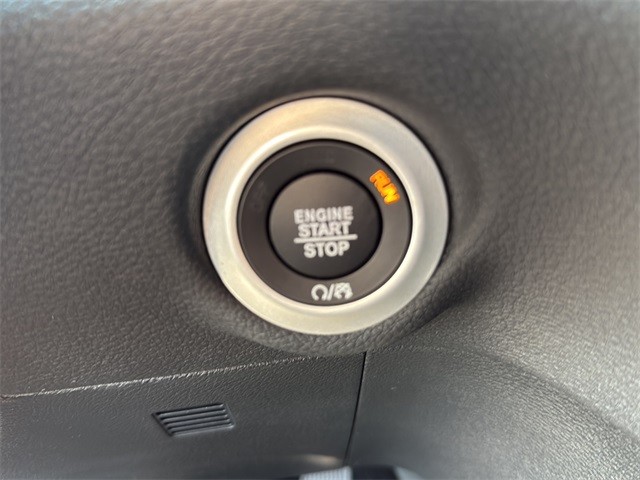 Chrysler Pacifica Vehicle Full-screen Gallery Image 12