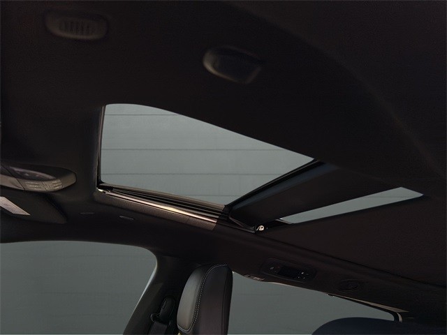 Chrysler Pacifica Vehicle Full-screen Gallery Image 19