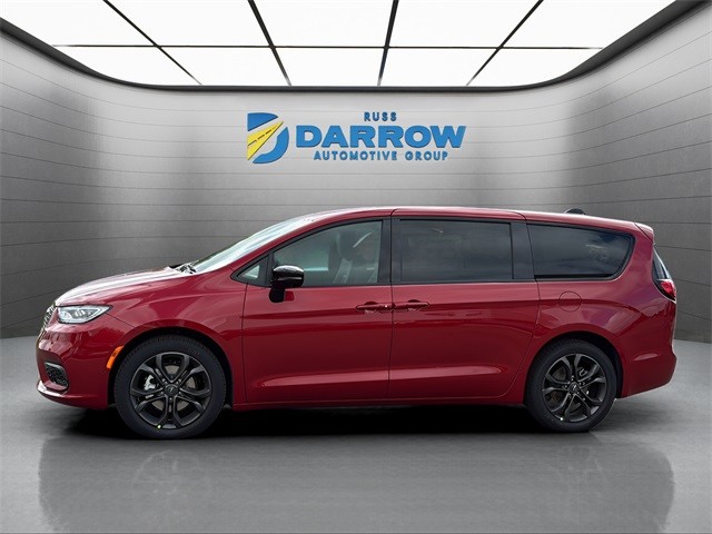 Chrysler Pacifica Vehicle Full-screen Gallery Image 2