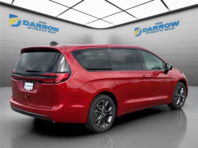 Chrysler Pacifica Vehicle Full-screen Gallery Image 5
