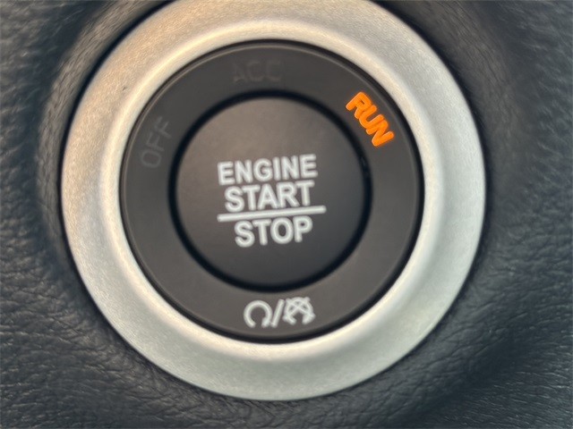 Chrysler Pacifica Vehicle Full-screen Gallery Image 23