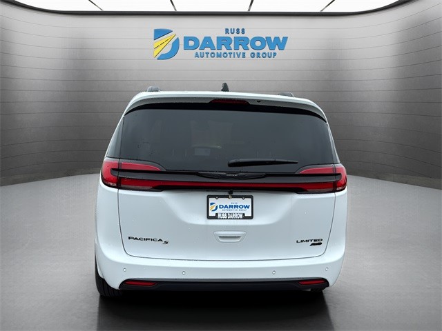 Chrysler Pacifica Vehicle Full-screen Gallery Image 4