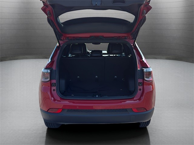 Jeep Compass Vehicle Full-screen Gallery Image 25