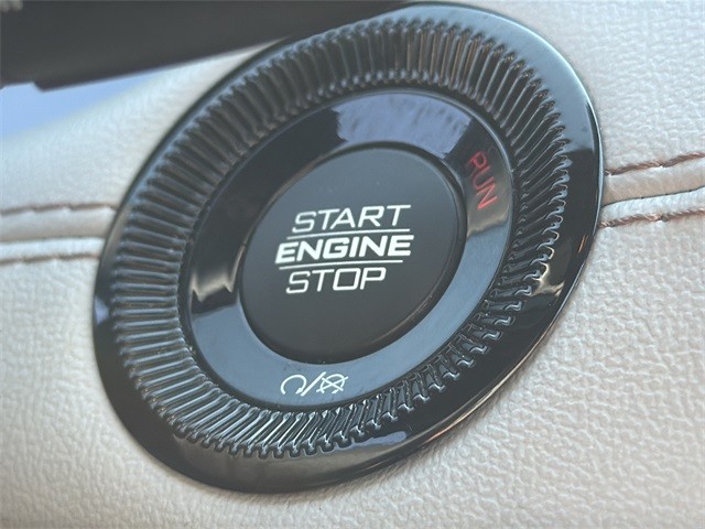 Jeep Compass Vehicle Full-screen Gallery Image 27