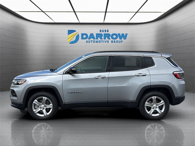 Jeep Compass Vehicle Full-screen Gallery Image 3