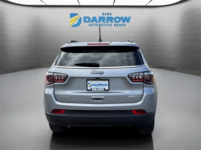 Jeep Compass Vehicle Full-screen Gallery Image 5