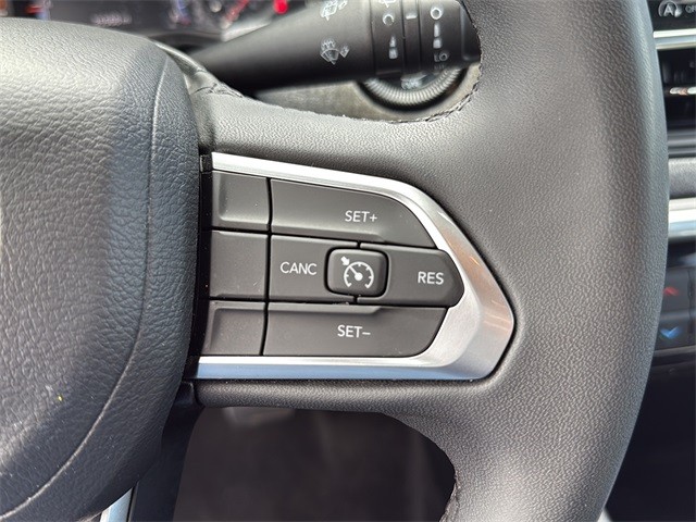 Jeep Compass Vehicle Full-screen Gallery Image 18
