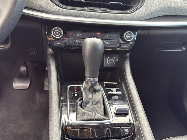 Jeep Compass Vehicle Full-screen Gallery Image 20