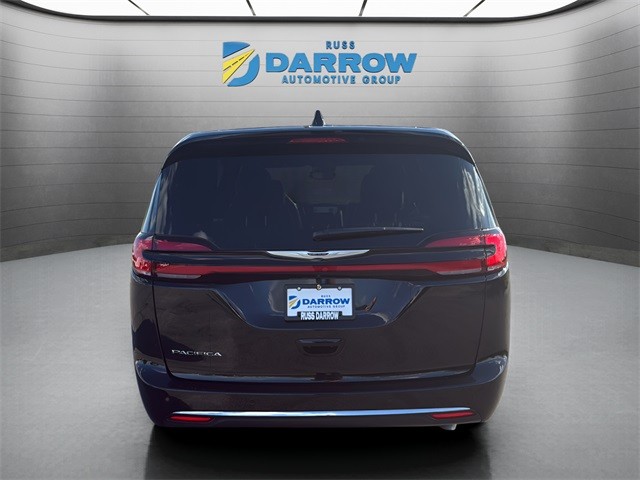 Chrysler Pacifica Vehicle Full-screen Gallery Image 4