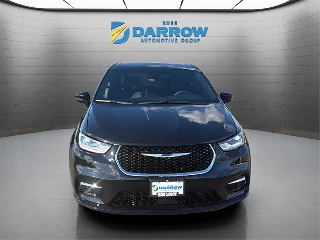 Chrysler Pacifica Vehicle Full-screen Gallery Image 8