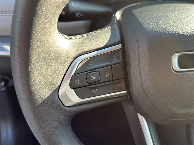 Jeep Compass Vehicle Full-screen Gallery Image 9