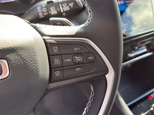 Jeep Grand Cherokee Vehicle Full-screen Gallery Image 19