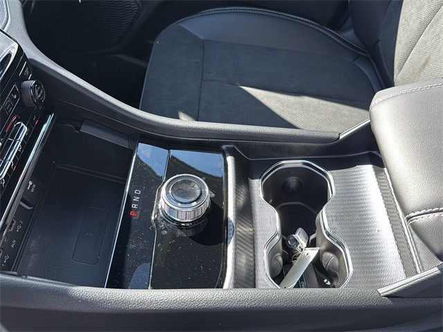 Jeep Grand Cherokee Vehicle Full-screen Gallery Image 21