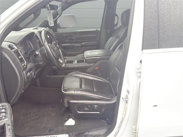 Ram 1500 Vehicle Full-screen Gallery Image 09